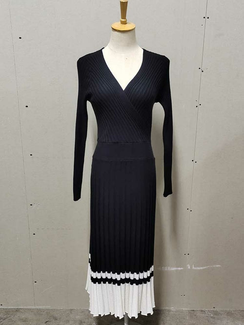 V-neck Long Sleeve Knitted Pleated Midi Dress